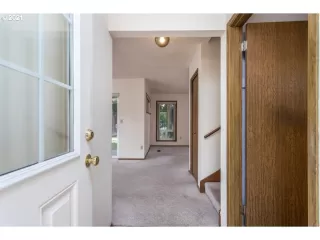 Photo #3: 21085175 Listing