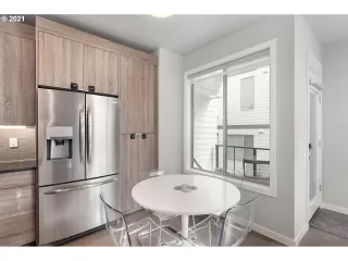 Photo #3: 21086776 Listing