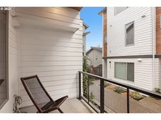 Photo #4: 21086776 Listing