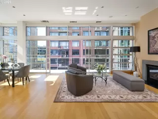 Photo #3: 21086895 Listing