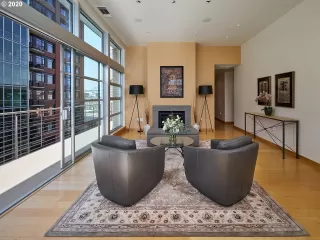 Photo #5: 21086895 Listing