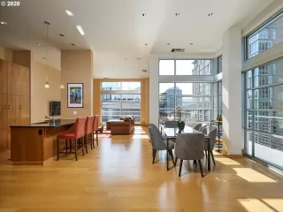 Photo #6: 21086895 Listing