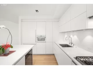 Photo #1: 21086943 Listing