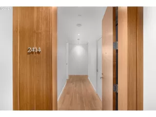 Photo #3: 21086943 Listing