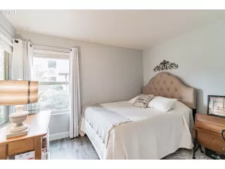 Photo #5: 21087443 Listing