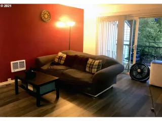 Photo #1: 21087531 Listing