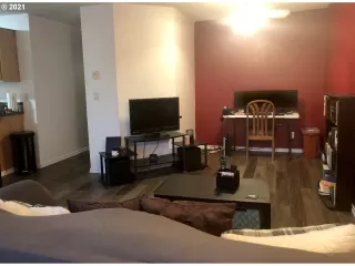 Photo #2: 21087531 Listing