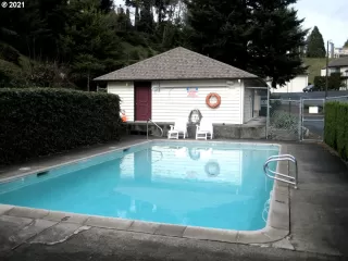 Photo #5: 21087531 Listing