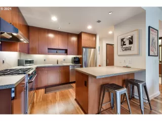 Photo #5: 21087765 Listing