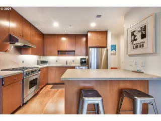 Photo #6: 21087765 Listing