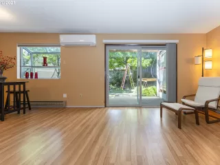 Photo #5: 21088373 Listing