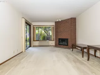 Photo #4: 21088571 Listing