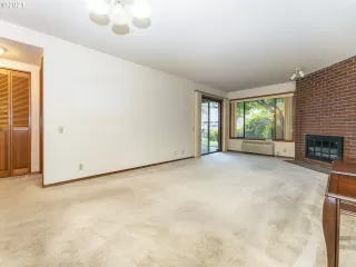 Photo #5: 21088571 Listing