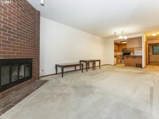 Photo #6: 21088571 Listing