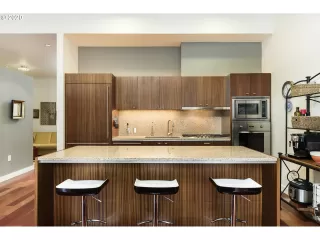 Photo #5: 21089210 Listing