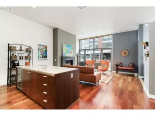 Photo #6: 21089210 Listing