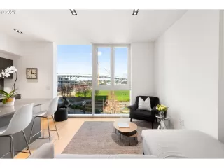 Photo #5: 21089563 Listing