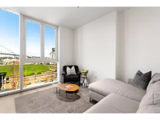 Photo #6: 21089563 Listing