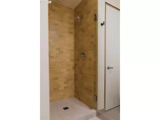 Photo #2: 210896649 Listing 