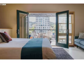 Photo #4: 210896649 Listing 