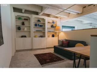 Photo #6: 210896649 Listing 