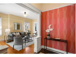 Photo #6: 21089945 Listing