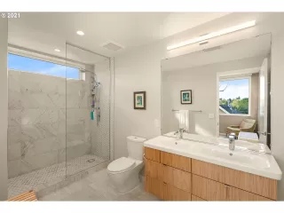 Photo #4: 21090252 Listing