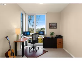 Photo #6: 21090252 Listing