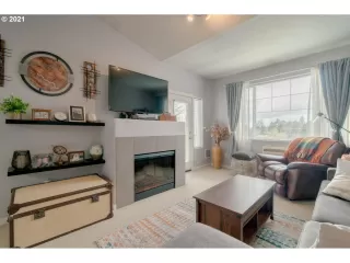 Photo #2: 21090544 Listing