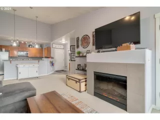 Photo #6: 21090544 Listing