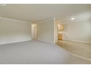 Photo #5: 21091273 Listing