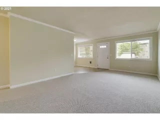 Photo #6: 21091273 Listing