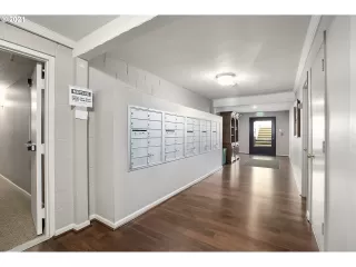 Photo #2: 21091420 Listing