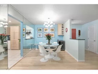 Photo #6: 21091420 Listing