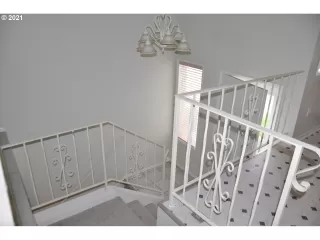 Photo #4: 21091827 Listing