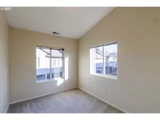 Photo #3: 21092170 Listing