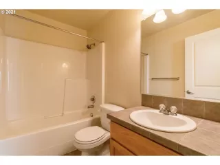 Photo #5: 21092170 Listing