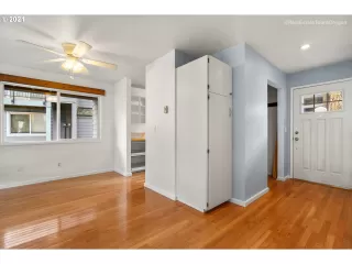 Photo #5: 21092728 Listing