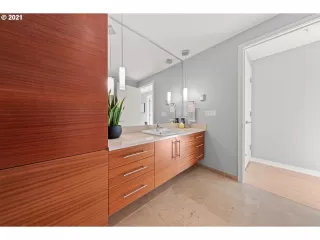 Photo #2: 21092919 Listing 