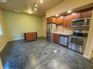 Photo #3: 21093078 Listing