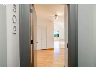 Photo #4: 21094684 Listing 