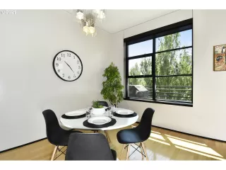 Photo #4: 21094950 Listing 