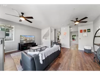 Photo #2: 21095100 Listing