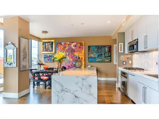 Photo #2: 21095229 Listing