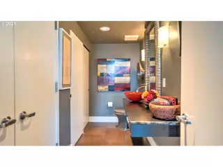 Photo #3: 21095229 Listing