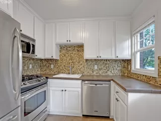 Photo #3: 21095494 Listing