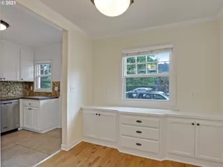 Photo #6: 21095494 Listing