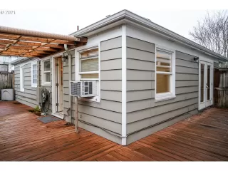 More Details about MLS # 21095729 : 4708 N MONTANA AVE