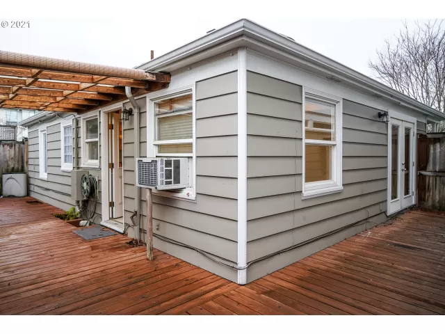 MLS: 21095729 Condo For Sale