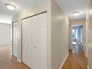 Photo #3: 21095803 Listing